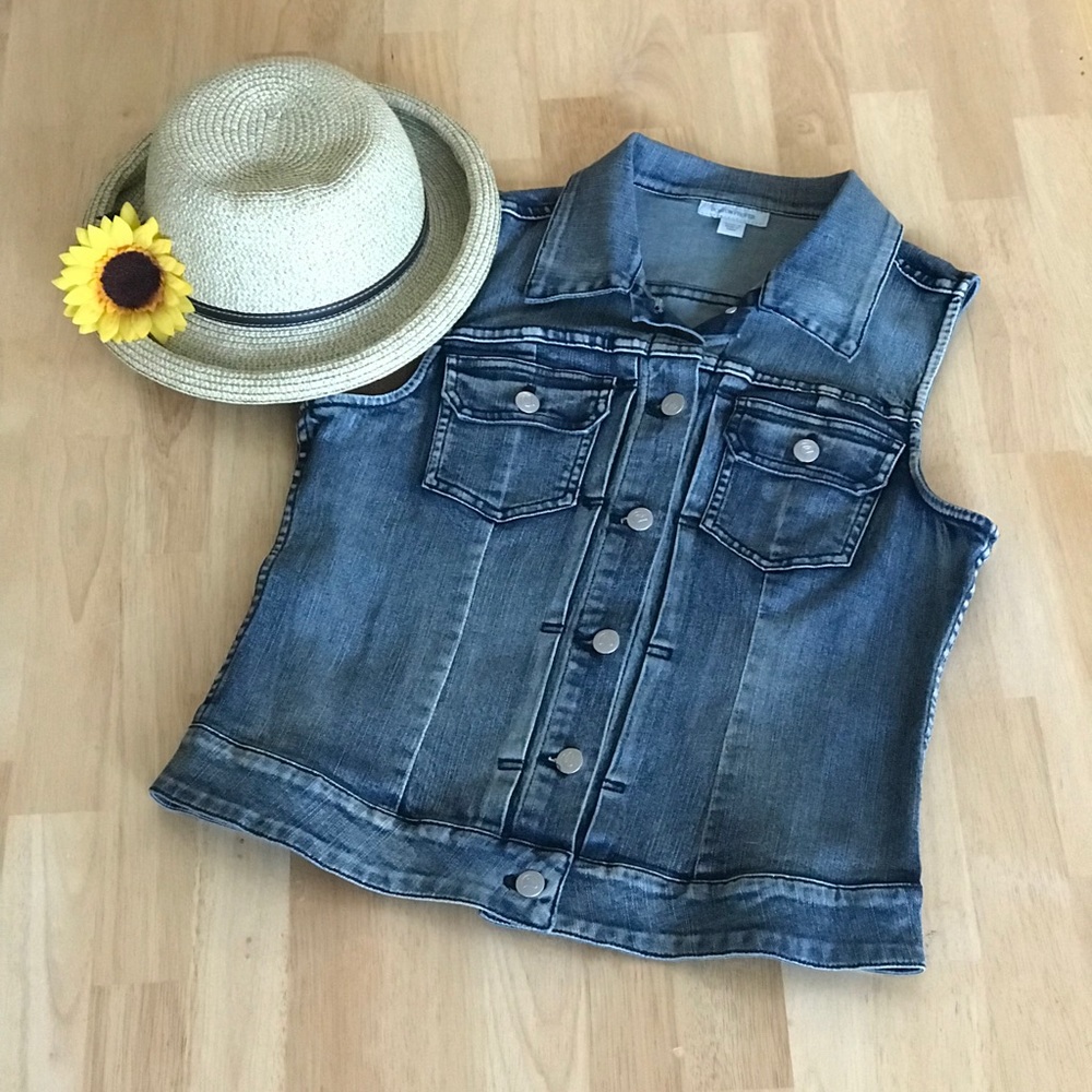 👀*🆕👀* Boston Proper Denim Vest NWOT